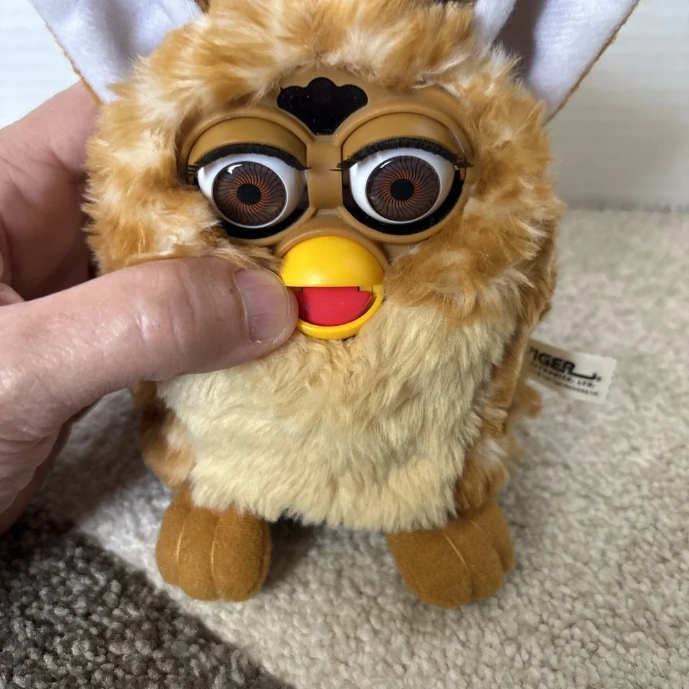Vintage 1998/1999 Furby Gold Stripes Brown Eyes  **Not Working